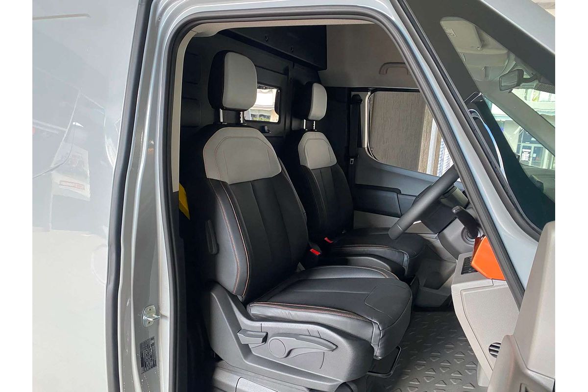 Super Van 6m, LWB, FWD, 106kwh, H2500