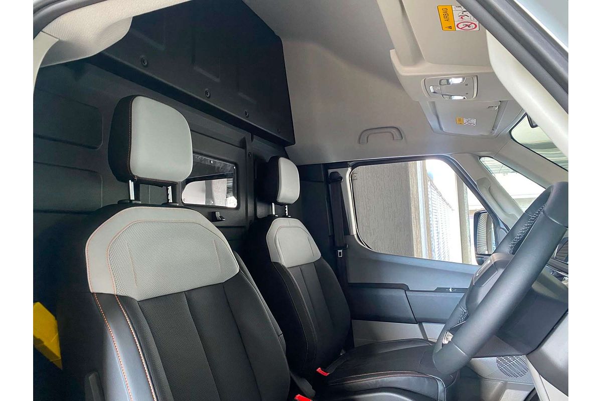 Super Van 6m, LWB, FWD, 106kwh, H2500