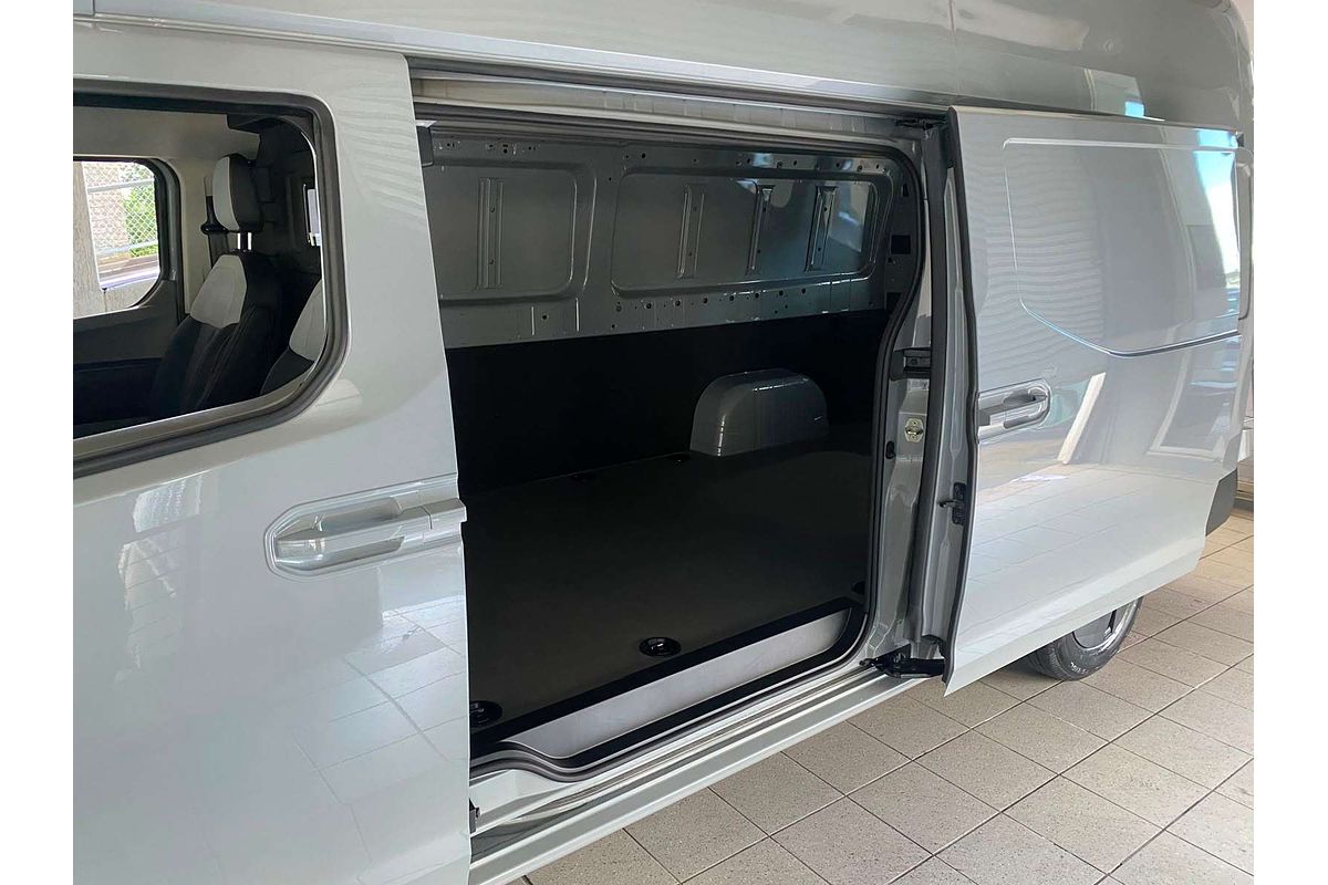 Super Van 6m, LWB, FWD, 106kwh, H2500