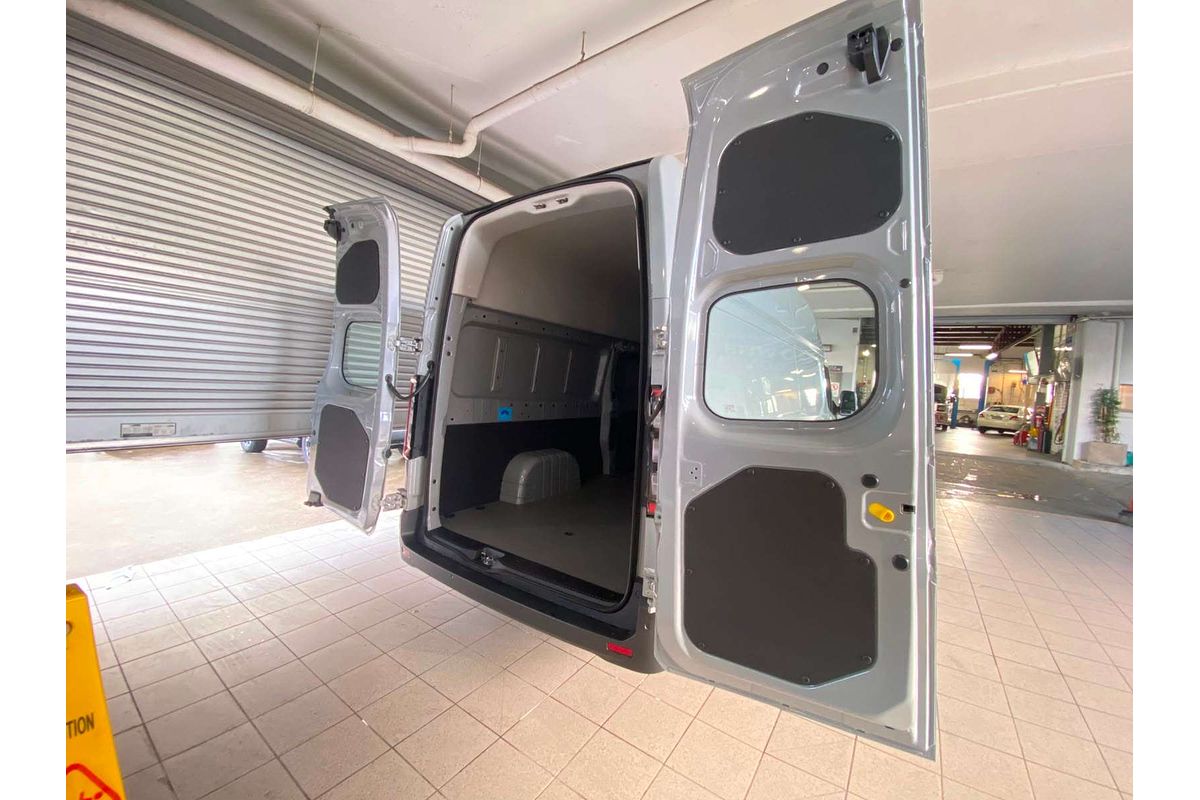 Super Van 6m, LWB, FWD, 106kwh, H2500