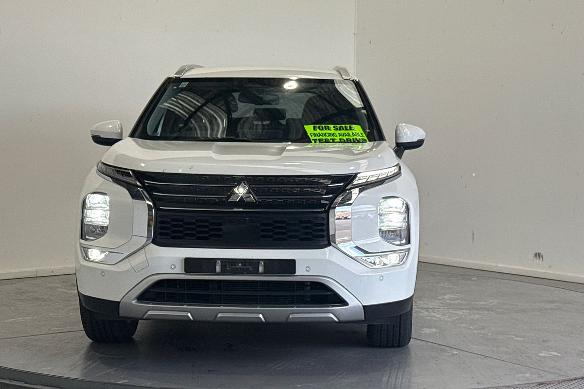 2023 Mitsubishi Outlander LS ZM