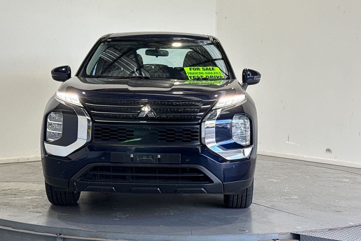 2023 Mitsubishi Outlander ES ZM