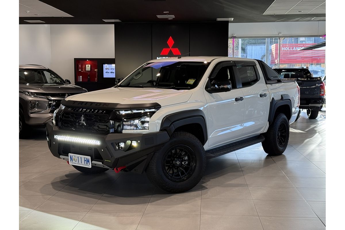 2026 Mitsubishi MV Triton GLS 2.4L D 6AT 4X4 DC PU with LEATHER