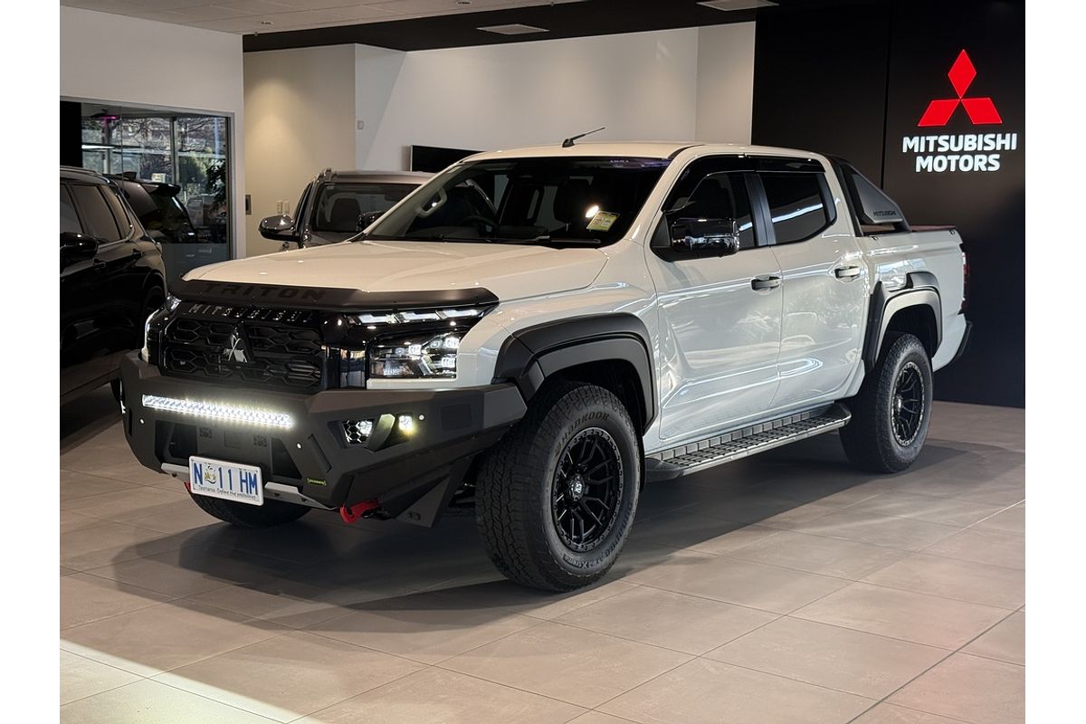 2026 Mitsubishi MV Triton GLS 2.4L D 6AT 4X4 DC PU with LEATHER
