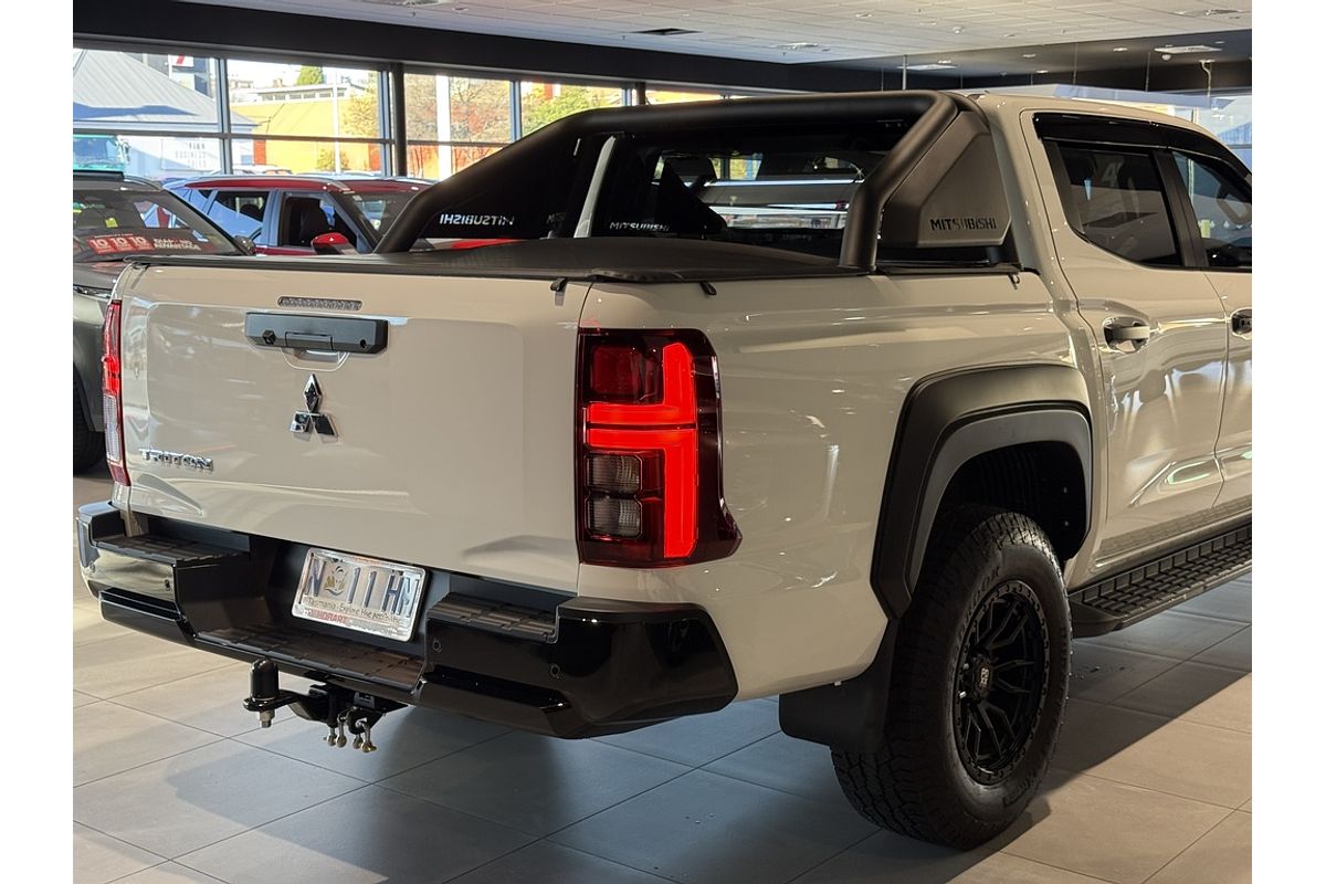 2026 Mitsubishi MV Triton GLS 2.4L D 6AT 4X4 DC PU with LEATHER
