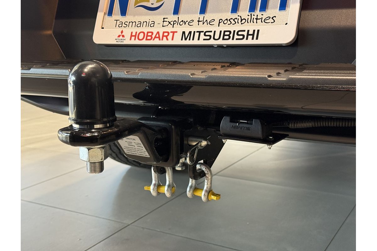 2026 Mitsubishi MV Triton GLS 2.4L D 6AT 4X4 DC PU with LEATHER