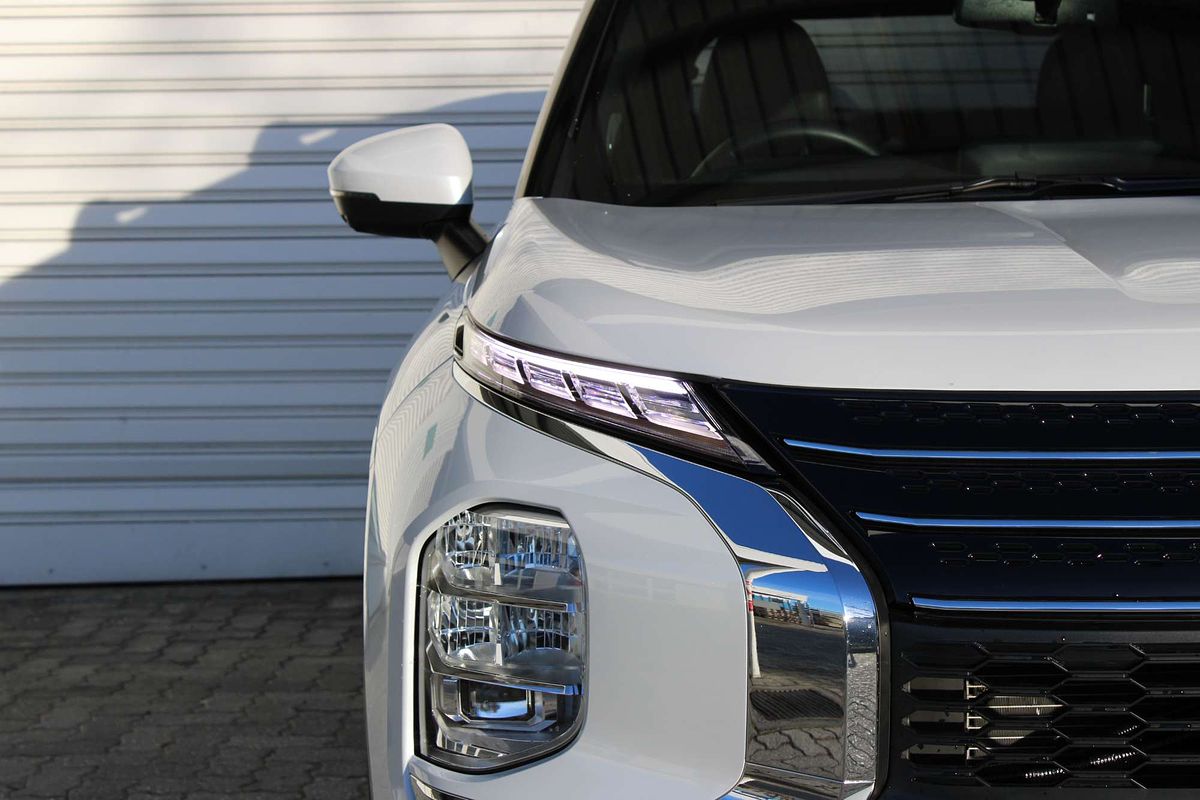 2023 Mitsubishi Outlander Exceed Tourer ZM