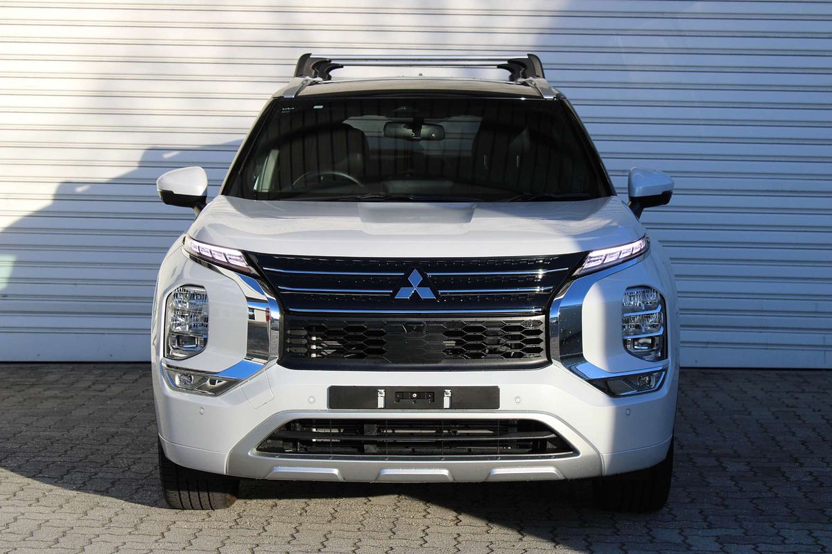 2023 Mitsubishi Outlander Exceed Tourer ZM