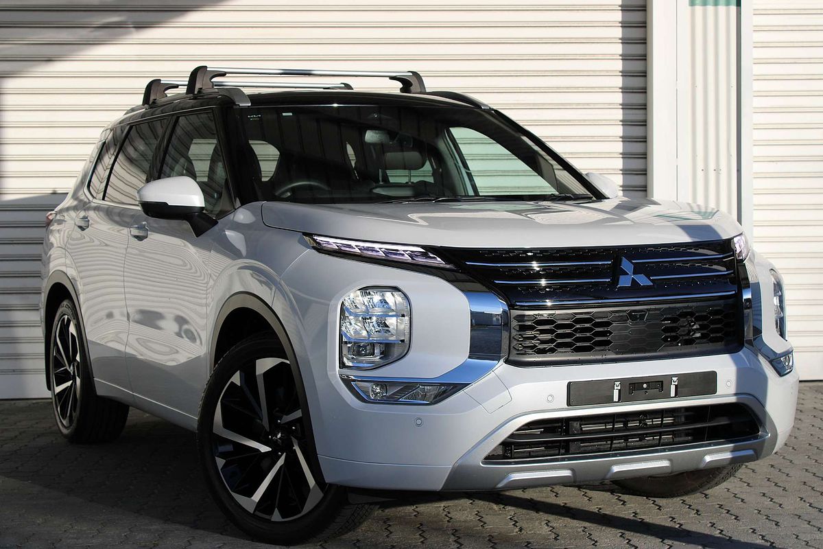 2023 Mitsubishi Outlander Exceed Tourer ZM