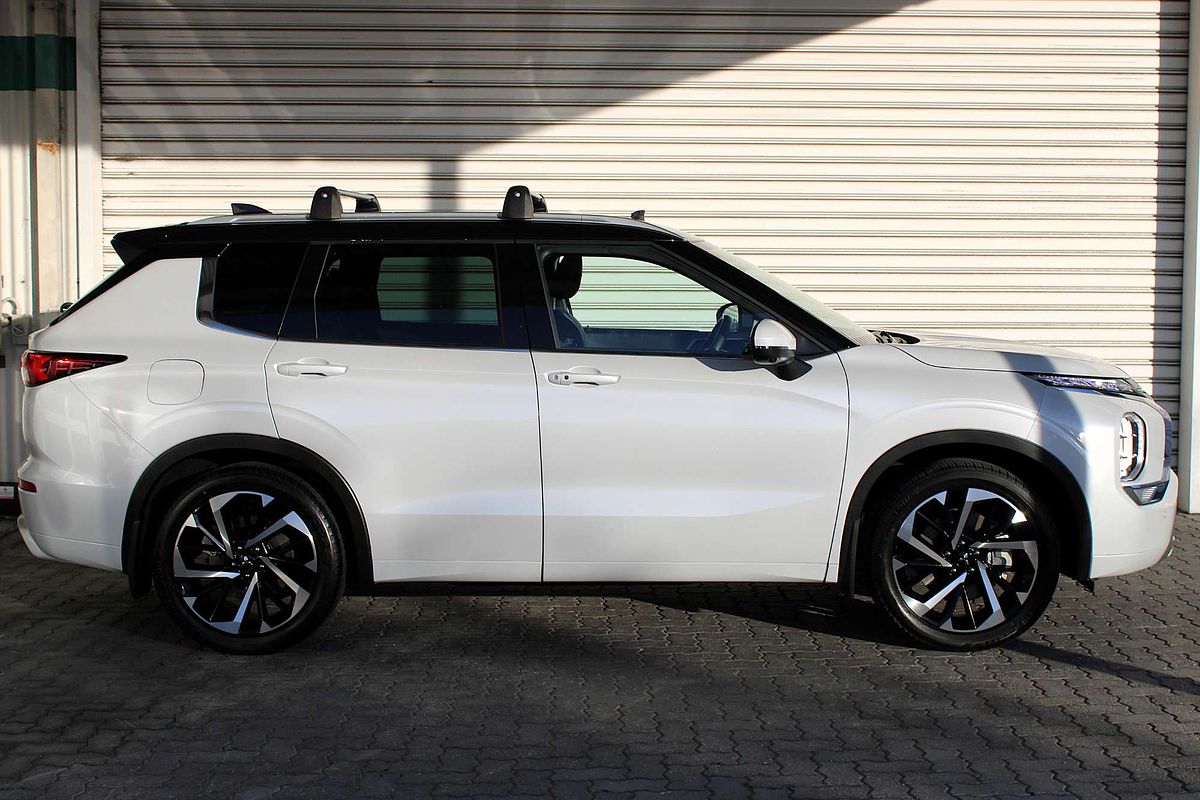 2023 Mitsubishi Outlander Exceed Tourer ZM