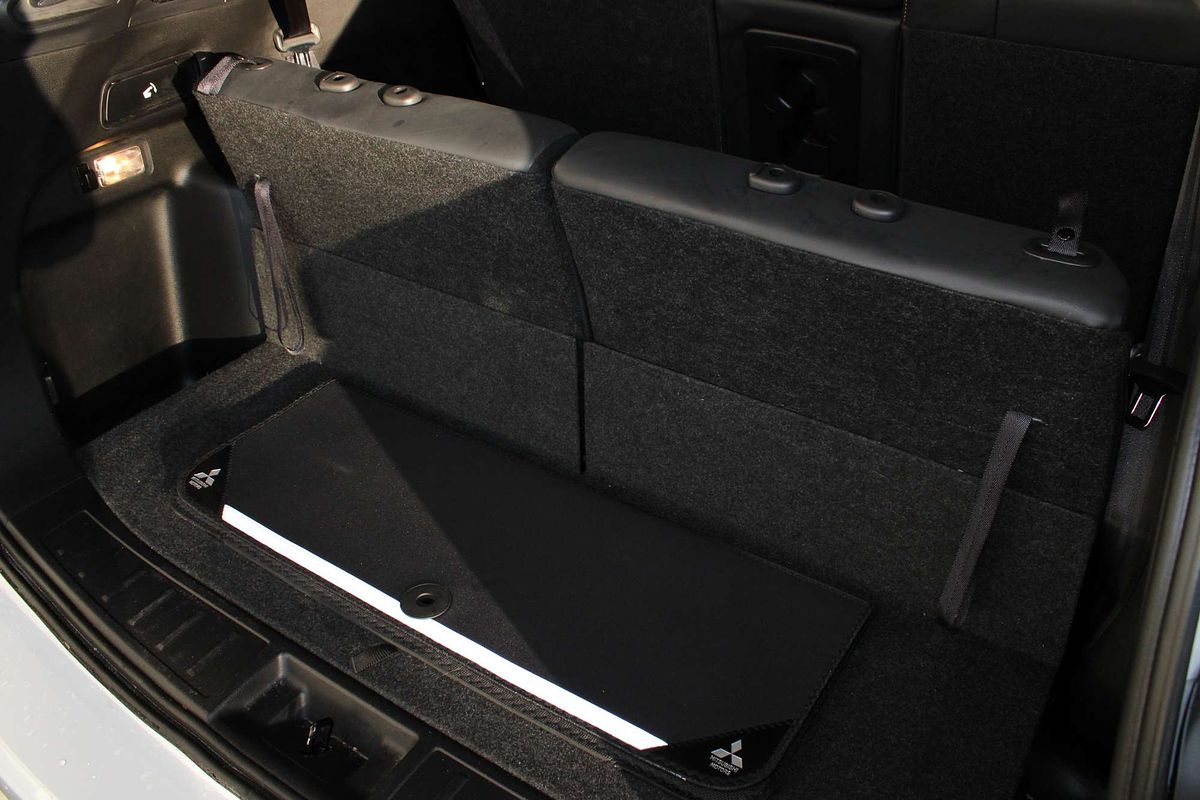 2023 Mitsubishi Outlander Exceed Tourer ZM