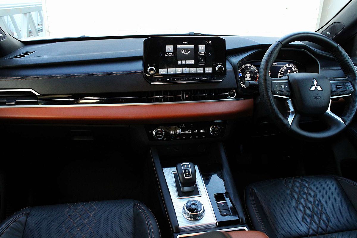 2023 Mitsubishi Outlander Exceed Tourer ZM