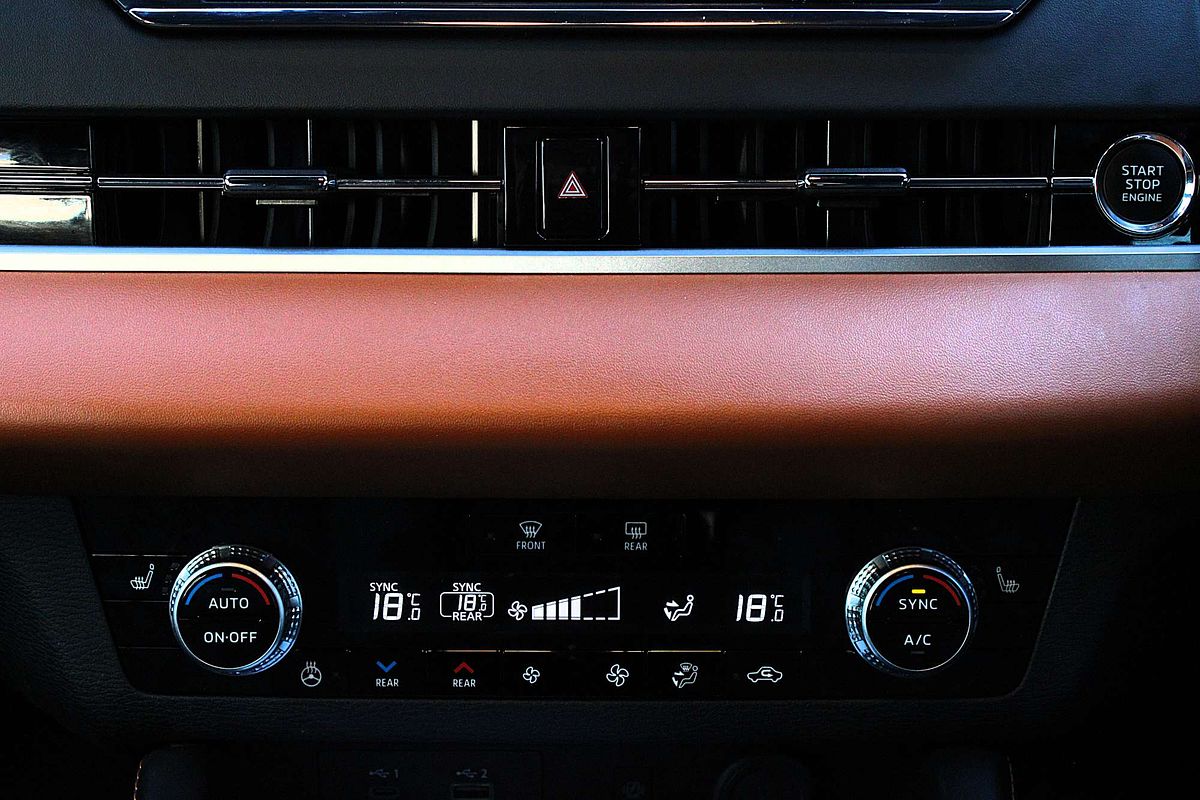 2023 Mitsubishi Outlander Exceed Tourer ZM