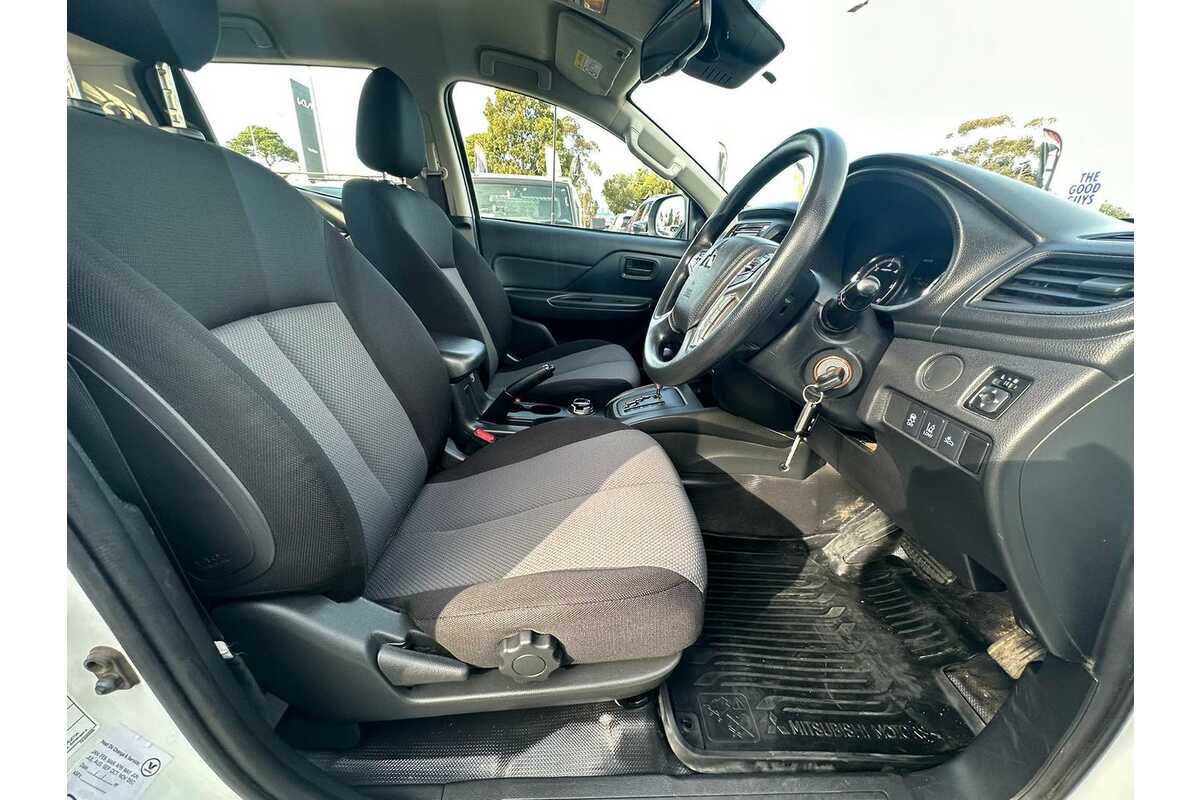 2019 Mitsubishi Triton GLX MR