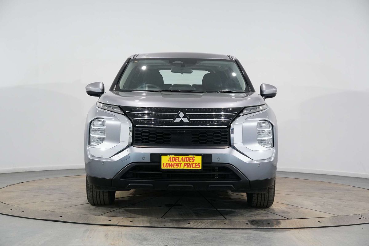 2022 Mitsubishi Outlander ES ZM