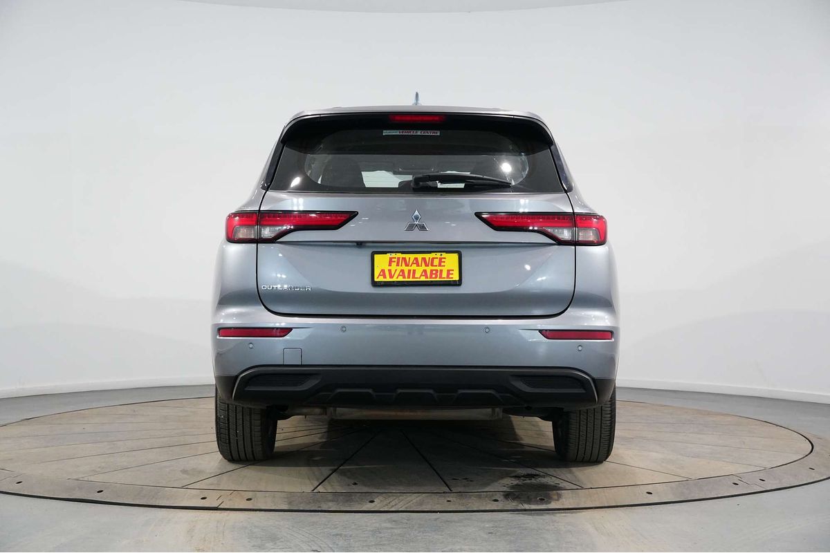 2022 Mitsubishi Outlander ES ZM