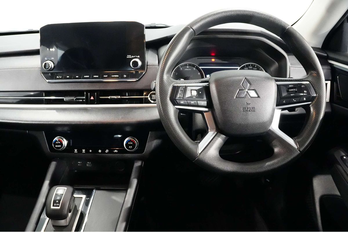 2022 Mitsubishi Outlander ES ZM