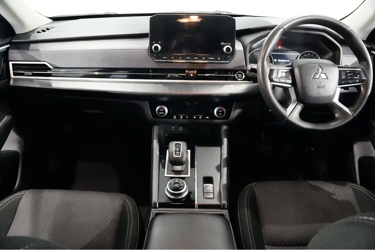 2022 Mitsubishi Outlander ES ZM