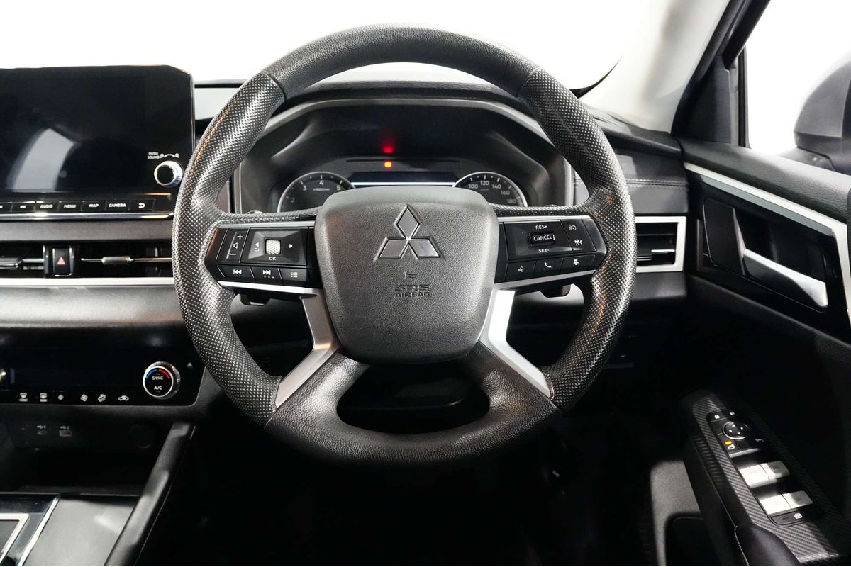 2022 Mitsubishi Outlander ES ZM