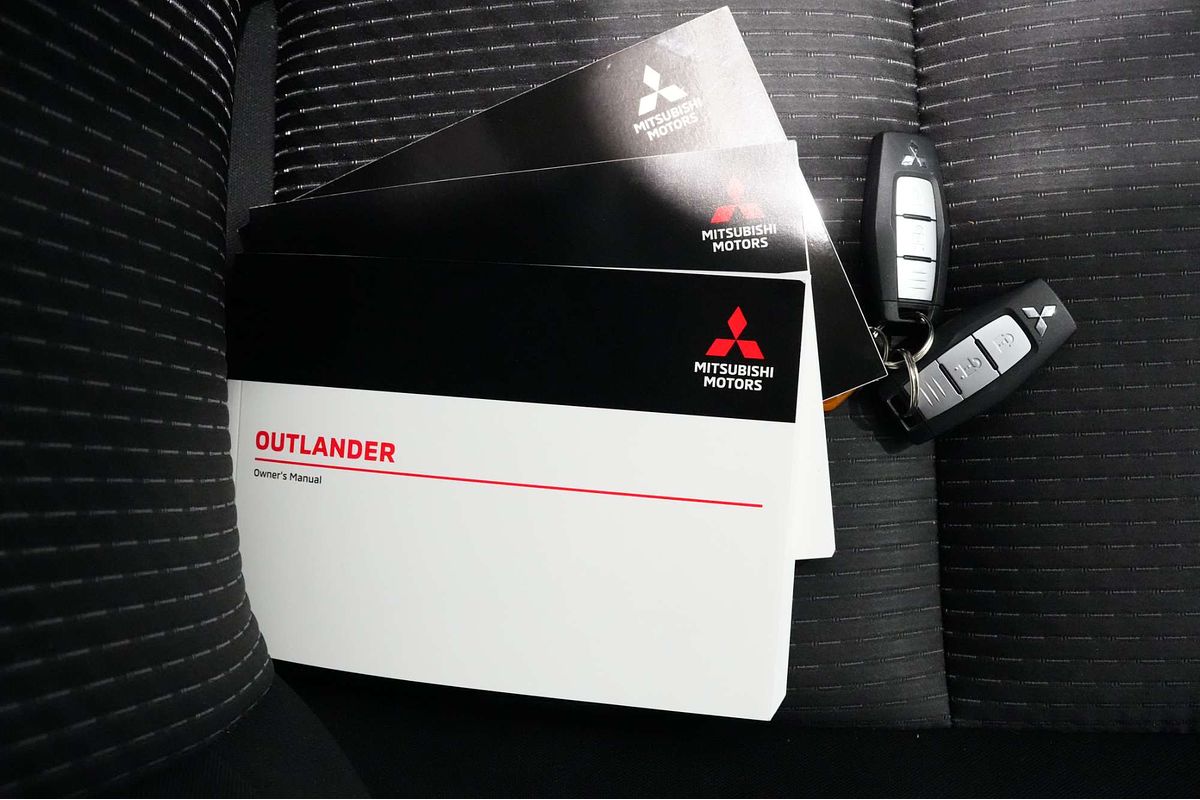 2022 Mitsubishi Outlander ES ZM