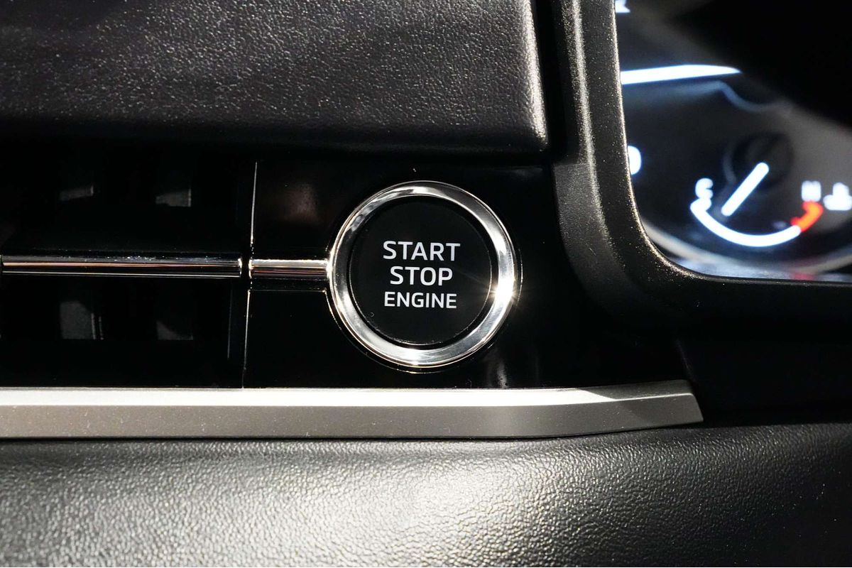 2023 Mitsubishi Outlander ES ZM