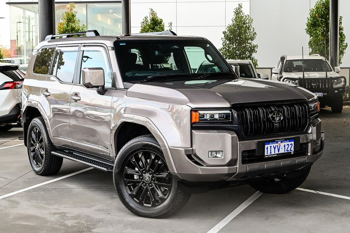 2025 Toyota Landcruiser Prado