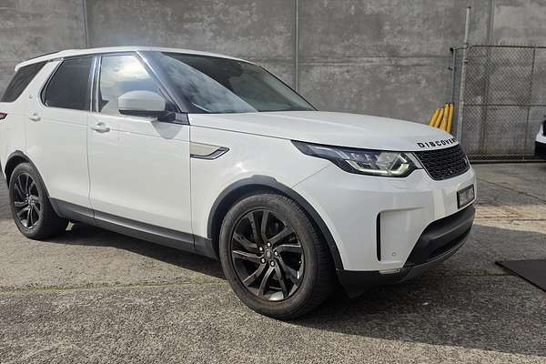 2020 Land Rover Discovery SD4 SE Series 5