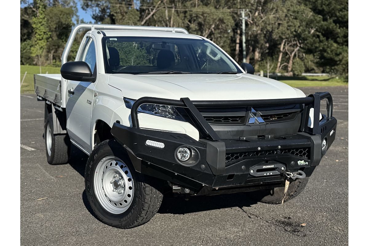 2022 Mitsubishi Triton GLX MR 4X4