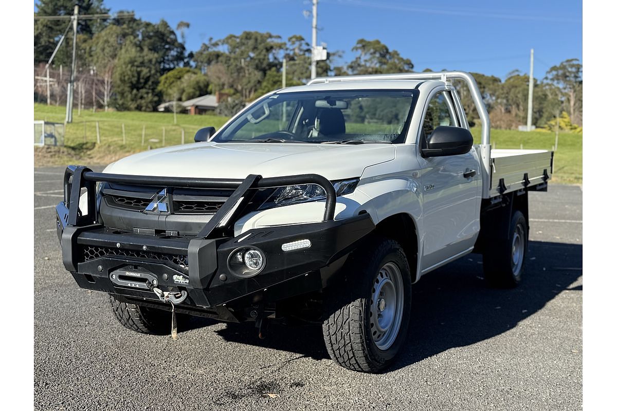 2022 Mitsubishi Triton GLX MR 4X4