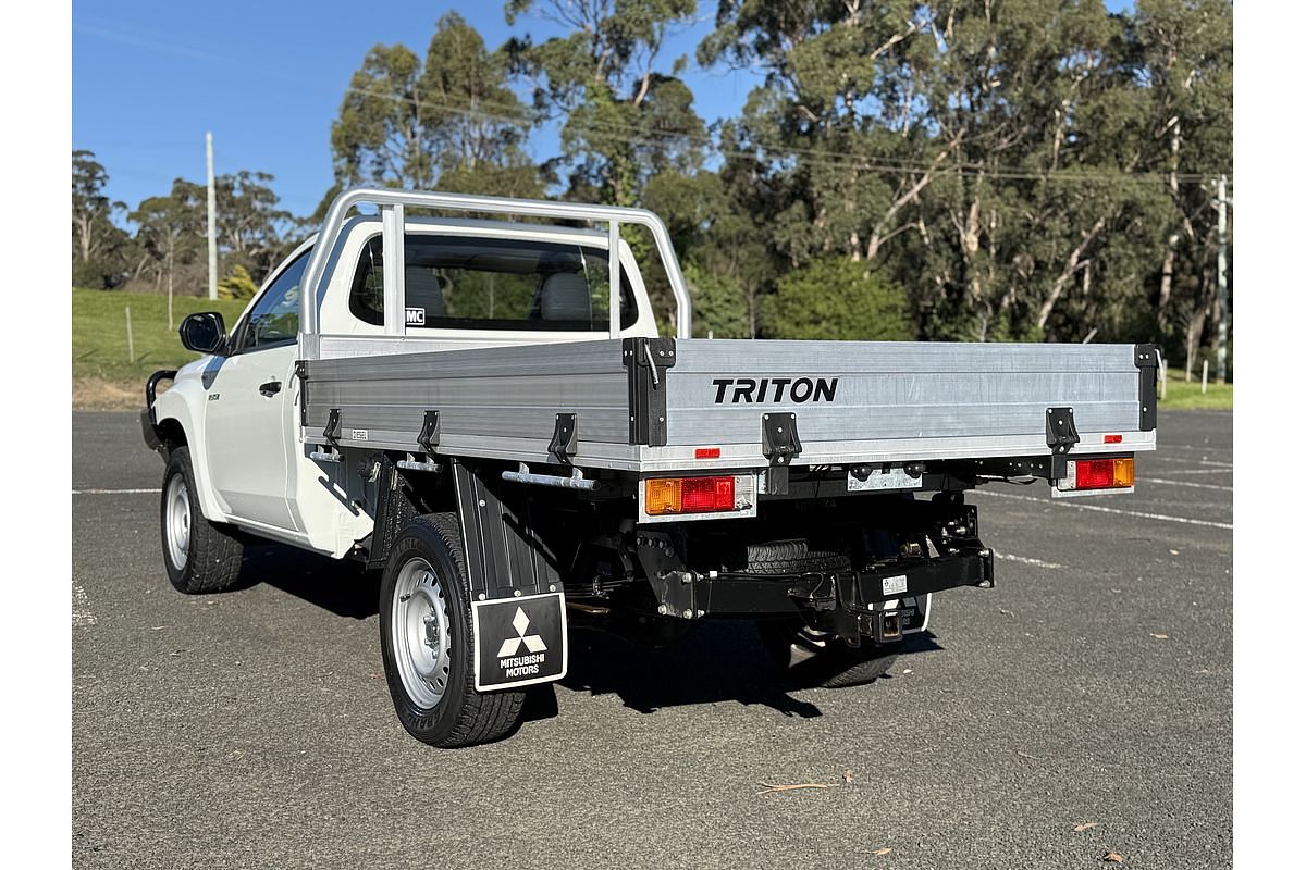 2022 Mitsubishi Triton GLX MR 4X4