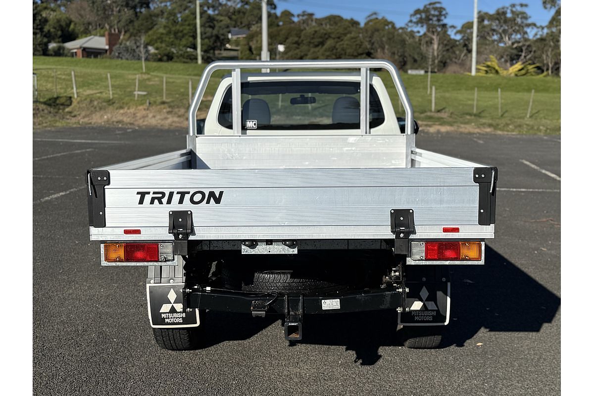 2022 Mitsubishi Triton GLX MR 4X4