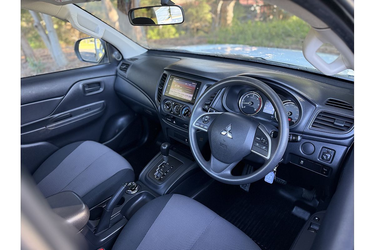 2022 Mitsubishi Triton GLX MR 4X4