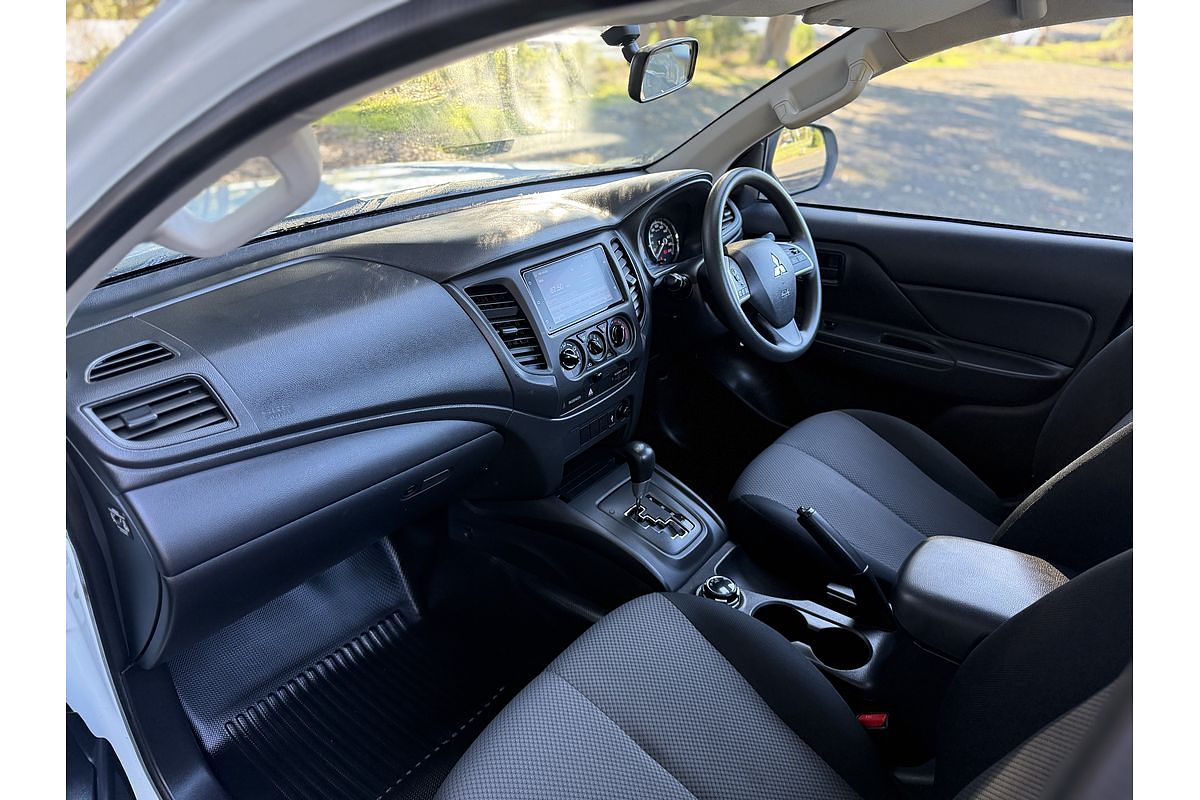 2022 Mitsubishi Triton GLX MR 4X4