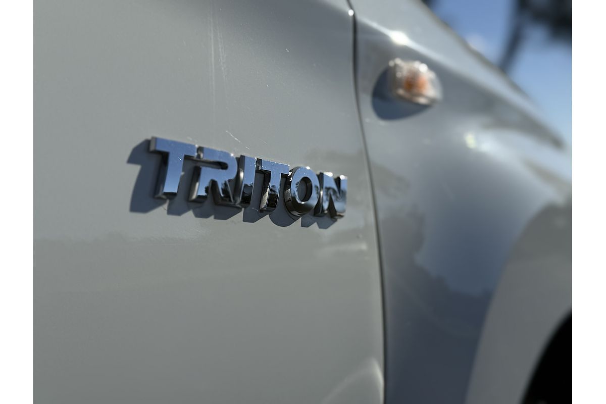 2022 Mitsubishi Triton GLX MR 4X4