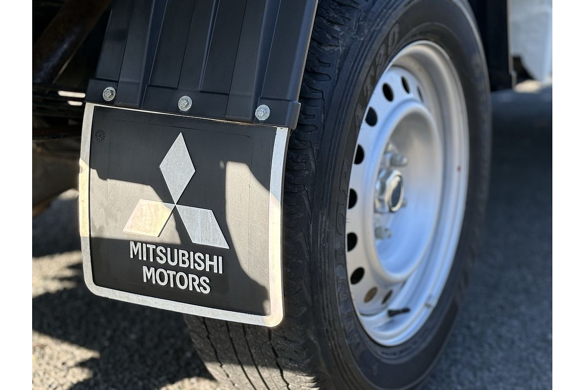 2022 Mitsubishi Triton GLX MR 4X4