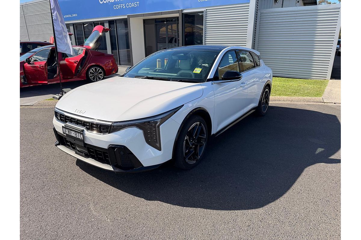 2025 Kia K4 GT-Line CL4m