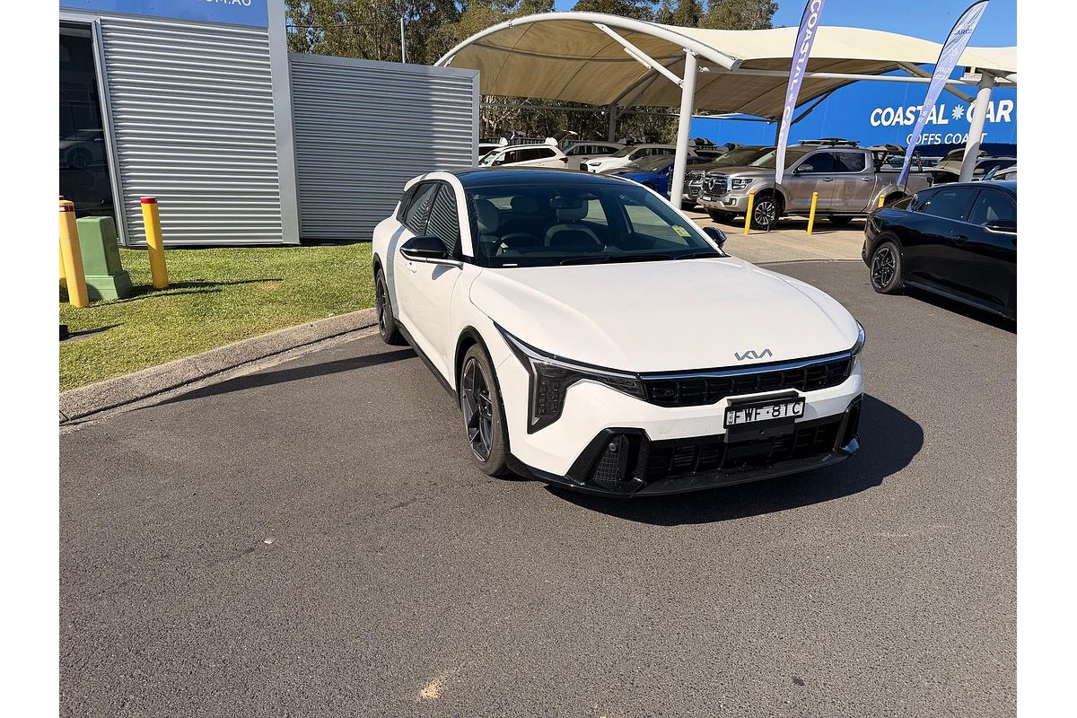 2025 Kia K4 GT-Line CL4m