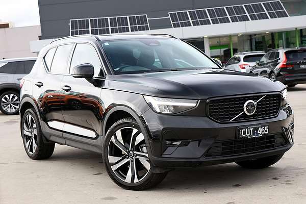 2023 Volvo XC40 Ultimate B5 Dark