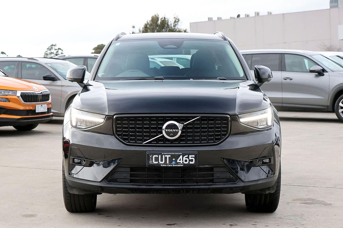 2023 Volvo XC40 Ultimate B5 Dark