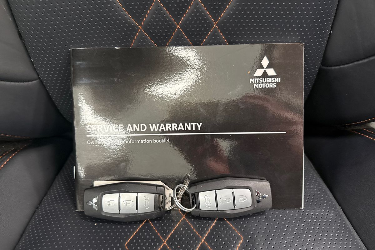 2023 Mitsubishi Outlander Exceed Tourer ZM