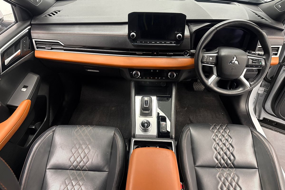 2023 Mitsubishi Outlander Exceed Tourer ZM