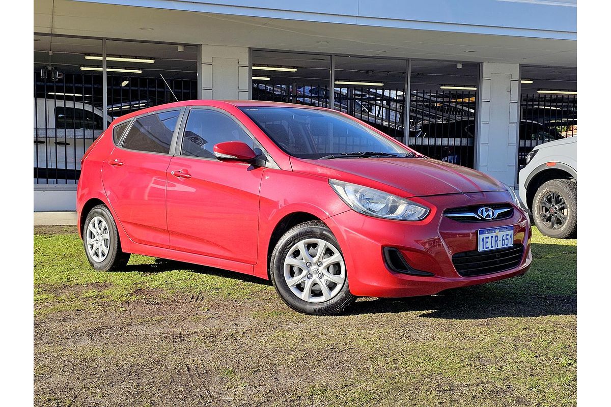2013 Hyundai Accent Active RB2
