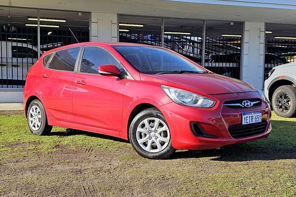 2013 Hyundai Accent Active RB2