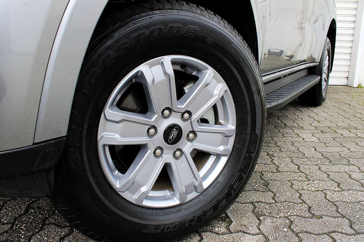 2025 Ford Everest Ambiente 2.0L