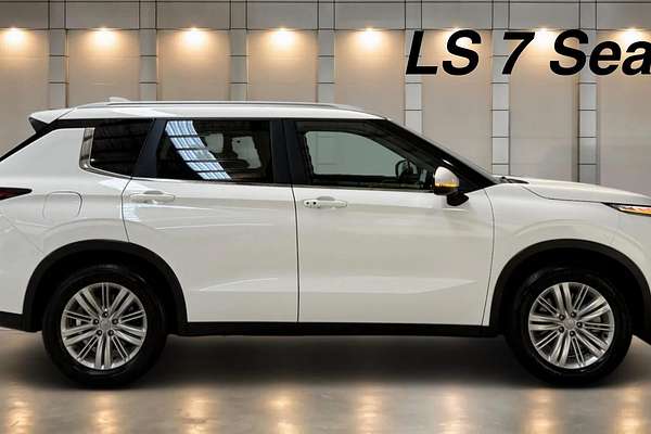 2024 Mitsubishi Outlander LS ZM