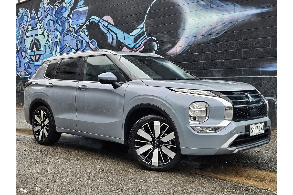 2025 Mitsubishi Outlander Exceed ZM