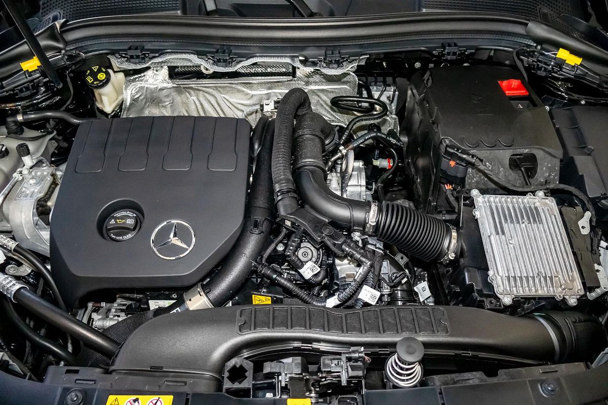H247 806+056MY GLA200 Special Ed WAG DUAL 7sp