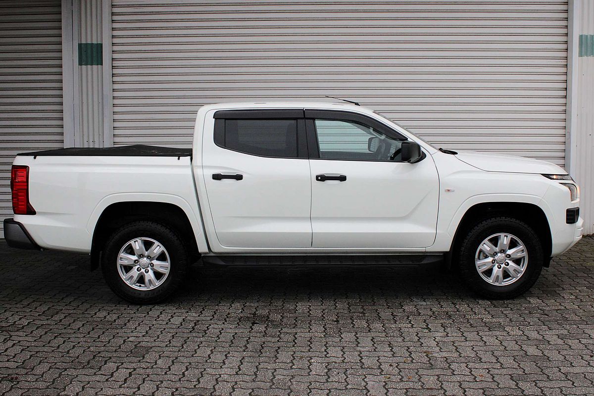 2024 Mitsubishi Triton GLX+ MV 4X4
