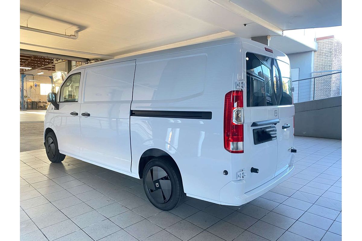 V7E Van 5m, FWD, 50kWh