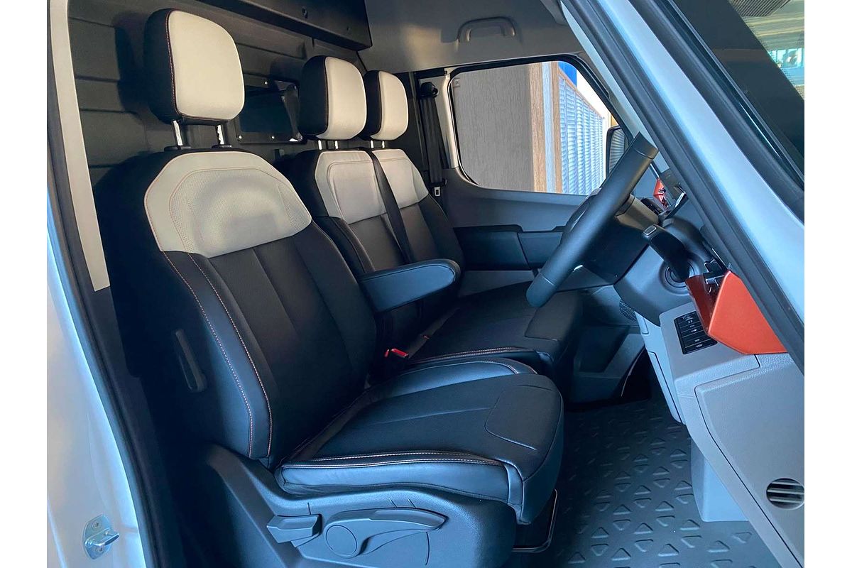Super Van 6m, LWB, FWD, 106kwh, H2500